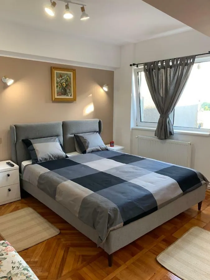 I Studio Bükreş